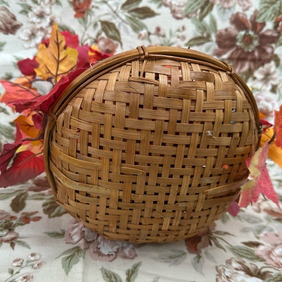 Scarecrow Fall Centerpiece - Picture 12 of 13